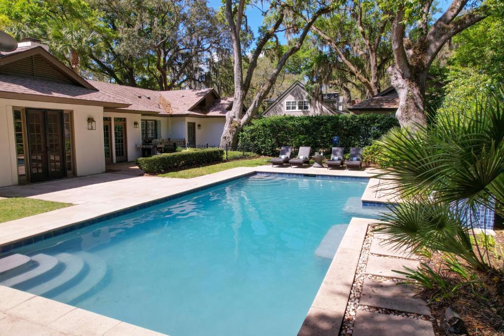 Swimmingpoolen hos eller tæt på 208 Devonwood Drive