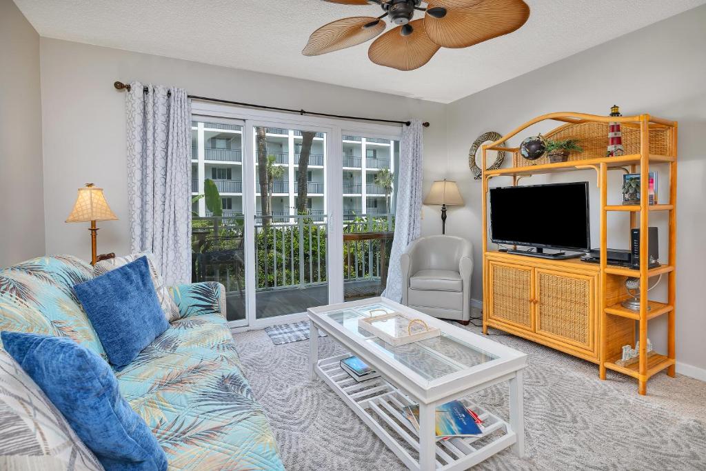 Foto dalla galleria di Beach Club #107 a East End