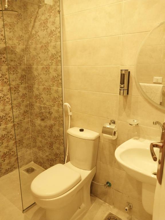 Koupelna v ubytování Casablanca Hotel