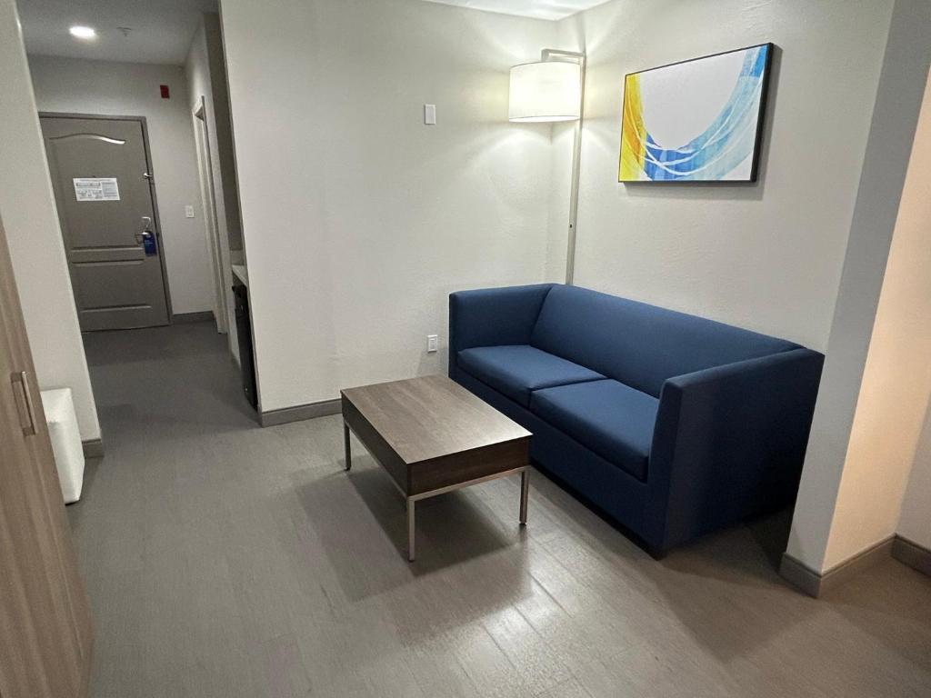 Holiday Inn Express Hotels Grants - Milan by IHG - Suite Queen Con Dos Camas Queen