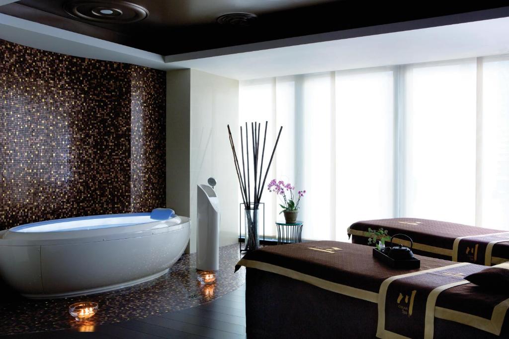 The Langham Chicago photo