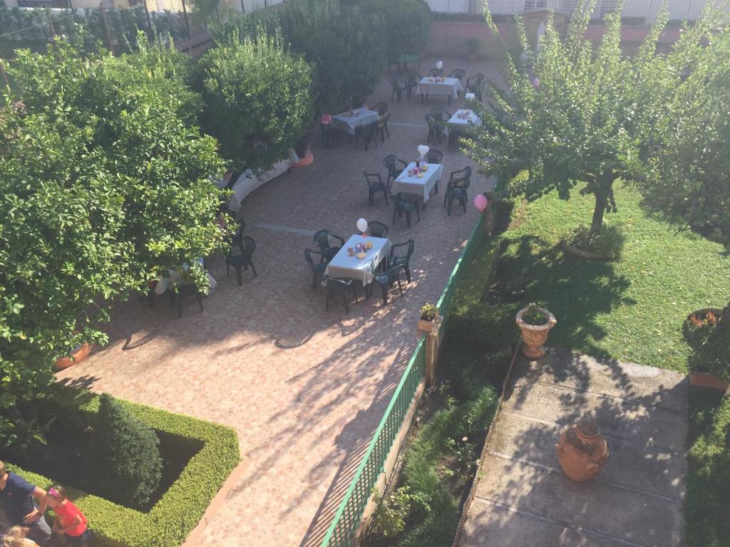 Vonkajšia záhrada v ubytovaní Villa Preziosa
