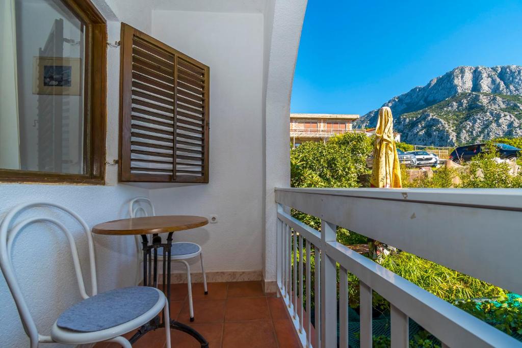 En generel udsigt til bjerge eller udsigt til bjerge taget fra lejligheden