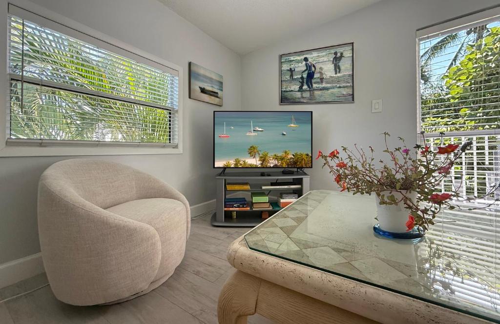 South Beach Place - Vero Beach - Queen-Suite