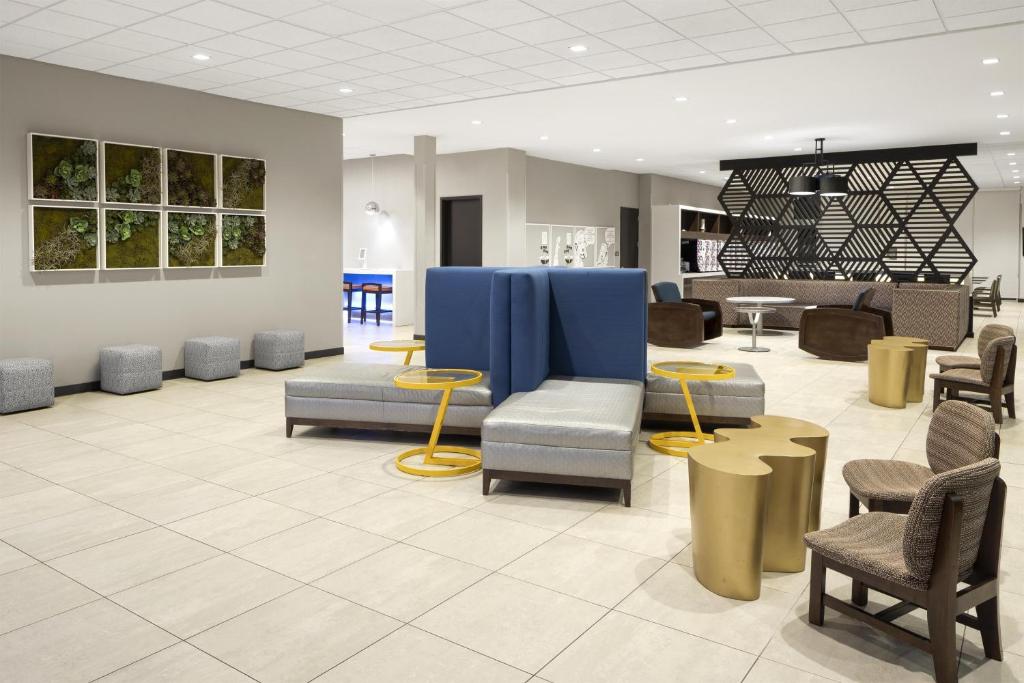 GLo Best Western Nashville Airport photo