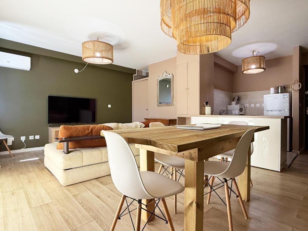 Kuchyň nebo kuchyňský kout v ubytování La Rosée Verte - Ville, Plage, Clim et Parking