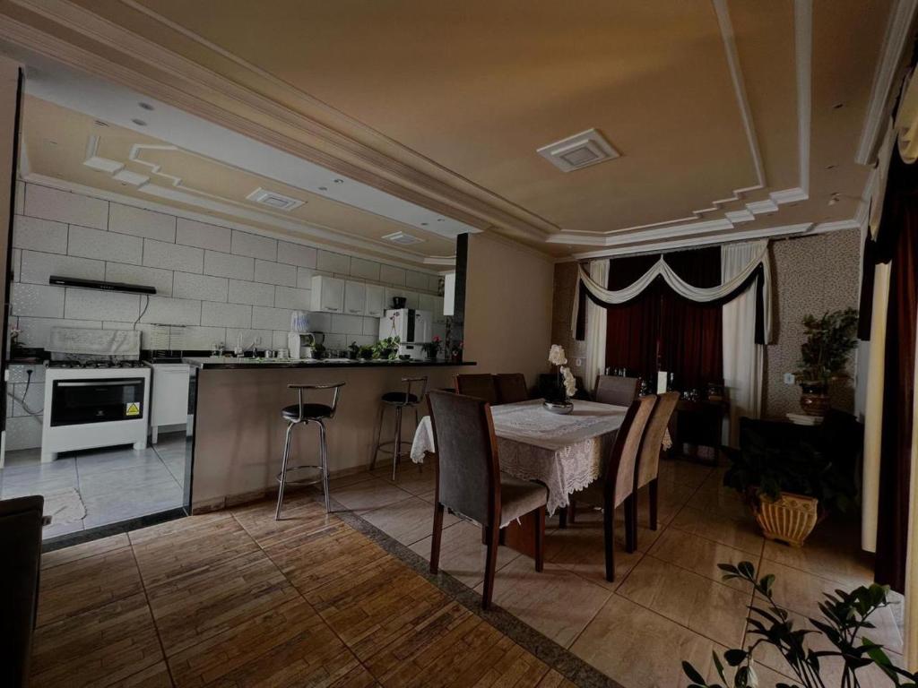 Η κουζίνα ή μικρή κουζίνα στο Recanto Anhumas