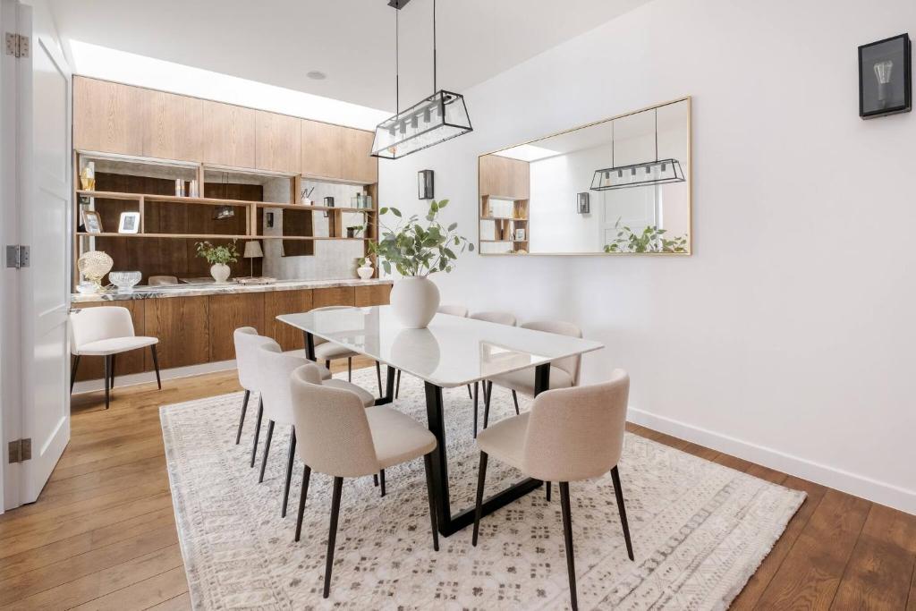 Spectacular luxury Knightsbridge townhouse, London (updated prices 2026)