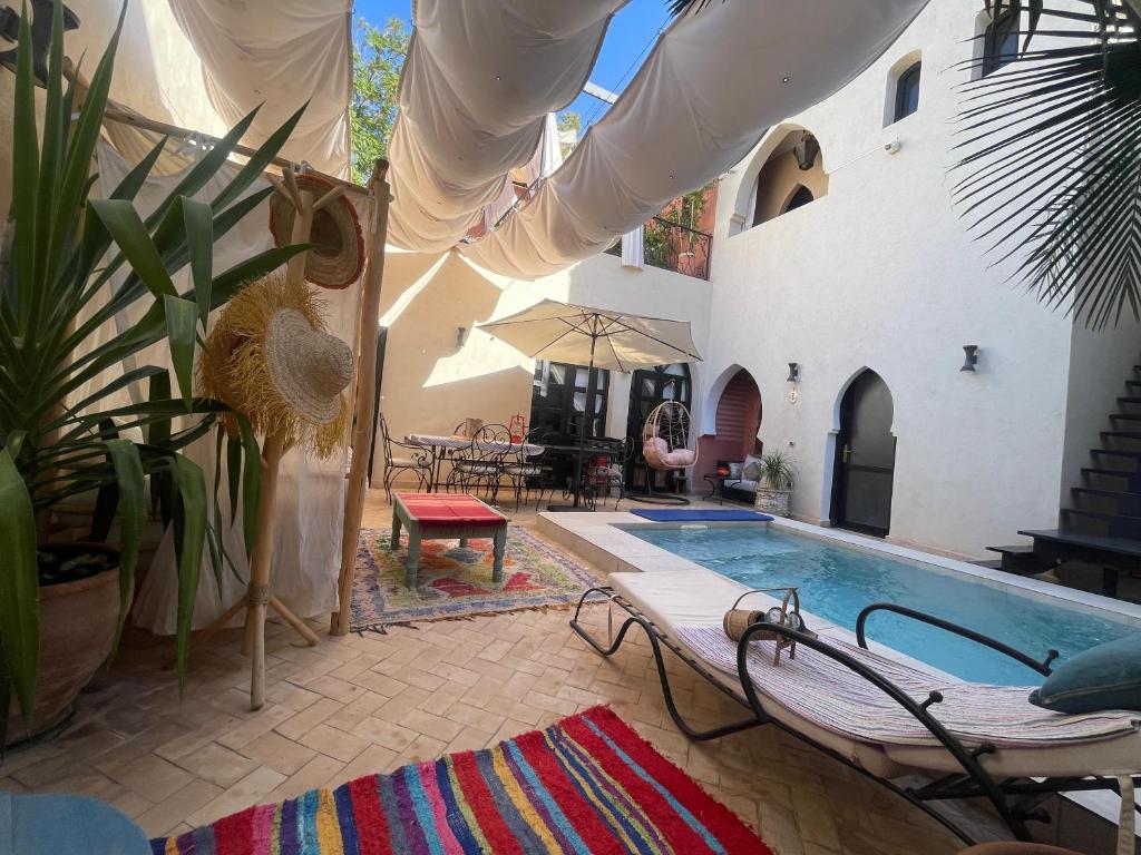 Hồ bơi trong/gần Riad WAEL