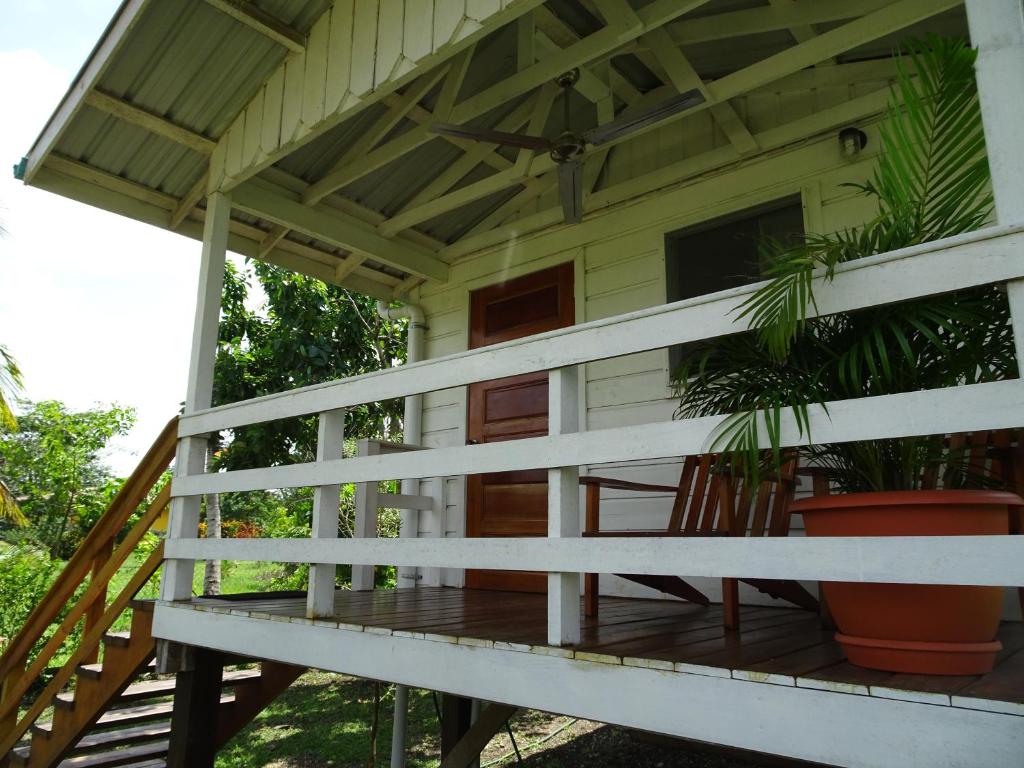 Maya Hill Lodge - One-Bedroom House