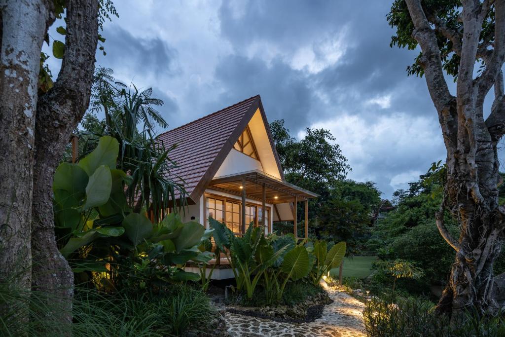 Deep Roots Dive & Yoga Resort - 18