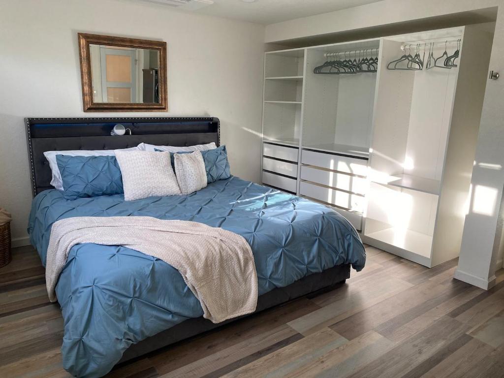 Giường trong phòng chung tại Apartment in Ft Collins