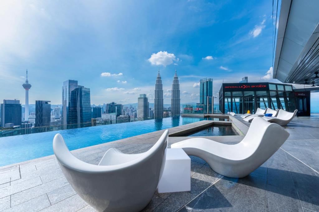 Bazén v ubytování Imperial Luxury Suites KLCC by Moonway nebo v jeho okolí
