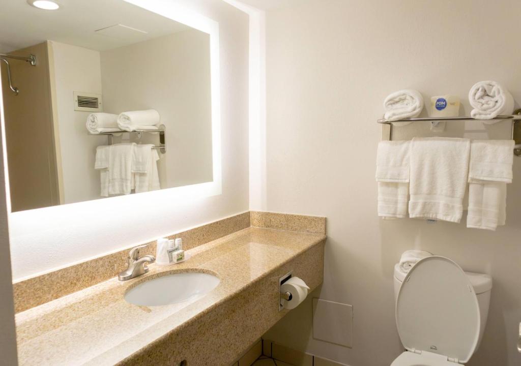 Elimwood Hotel, a Ramada by Wyndham photo