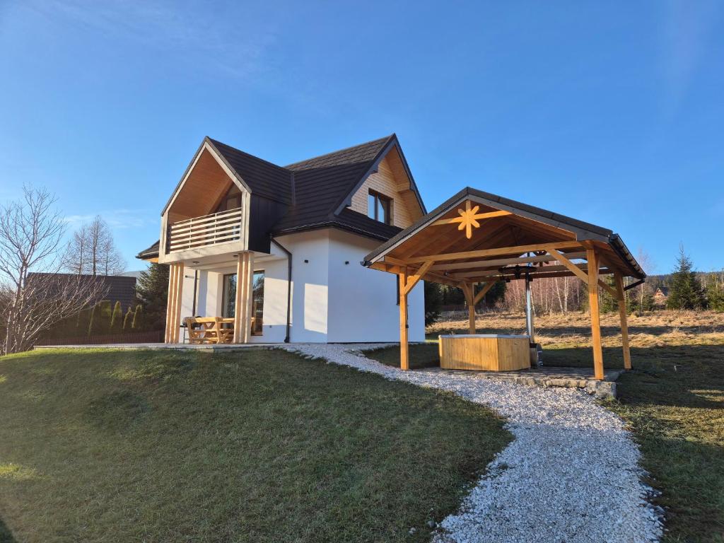 Bygningen som feriehuset ligger i