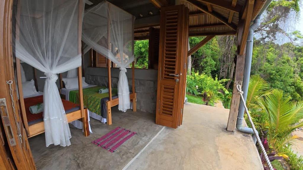 En have udenfor Beachfront Flat - Terrace Garden - 30m to beach