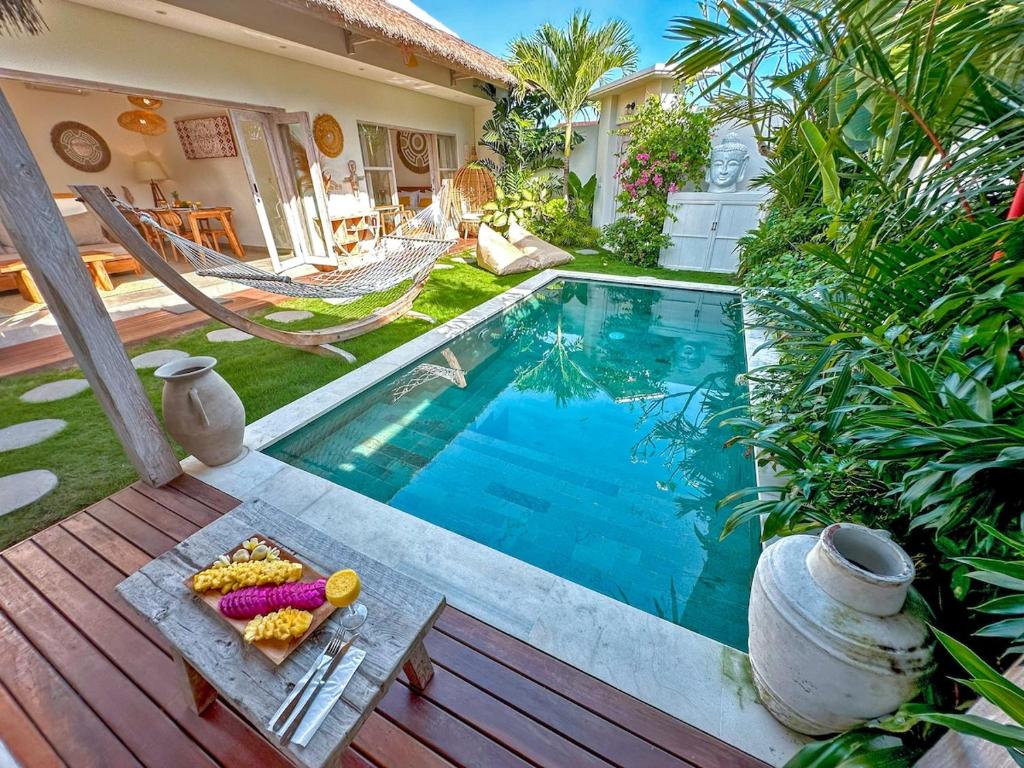 Swimmingpoolen hos eller tæt på 1BR Villa Venezia a Tropical Escape - Seminyak