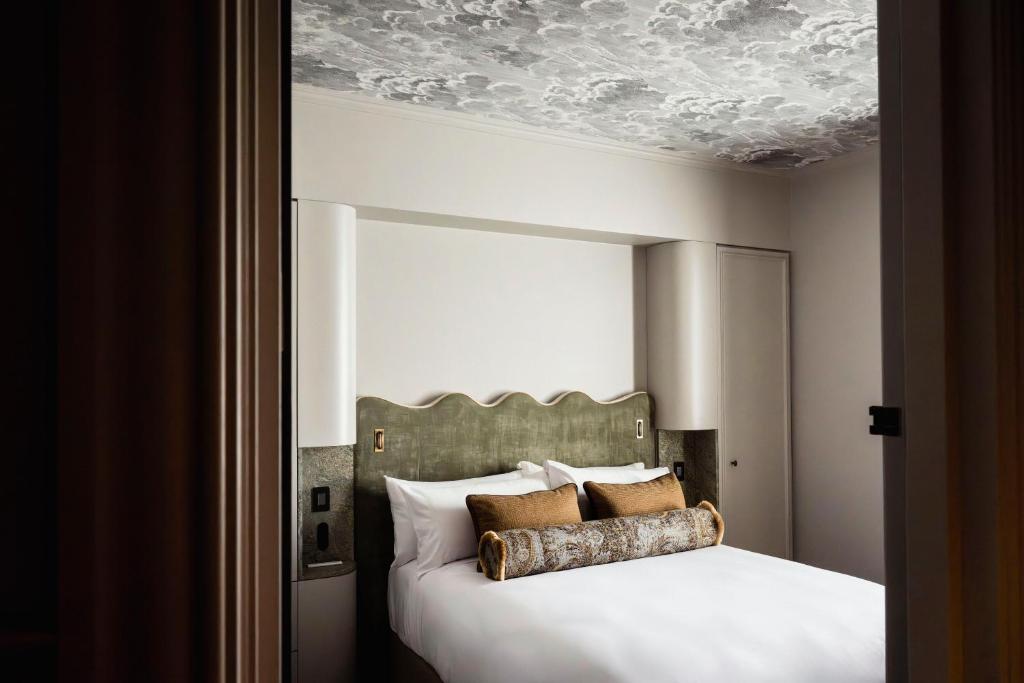 The Grand National Hotel by Saint Peter photo