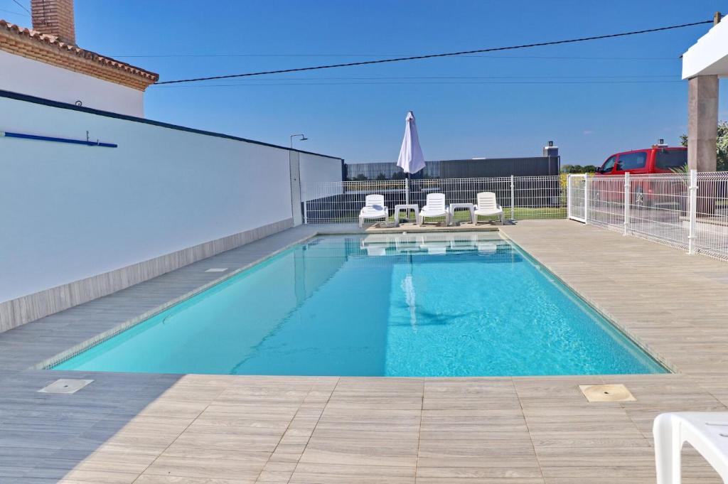 Chalet moderno con pisicina