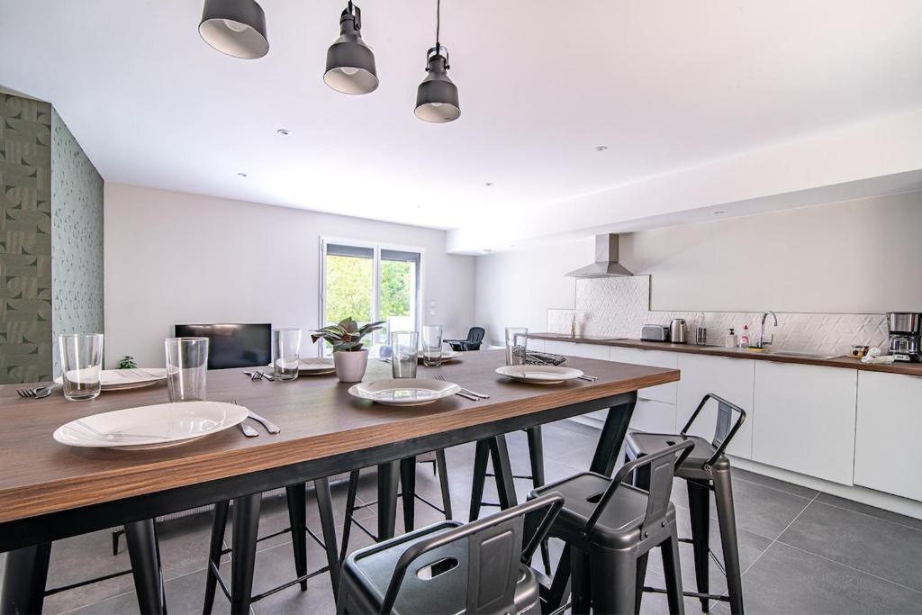 Kuchyň nebo kuchyňský kout v ubytování Le Balcon de la Barbinière