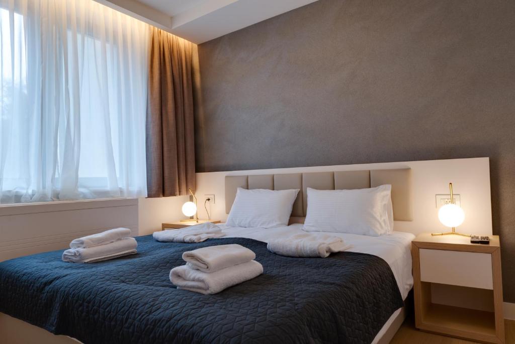 CENTRAL Stars Apartments & Free parking - One-Bedroom Apartment