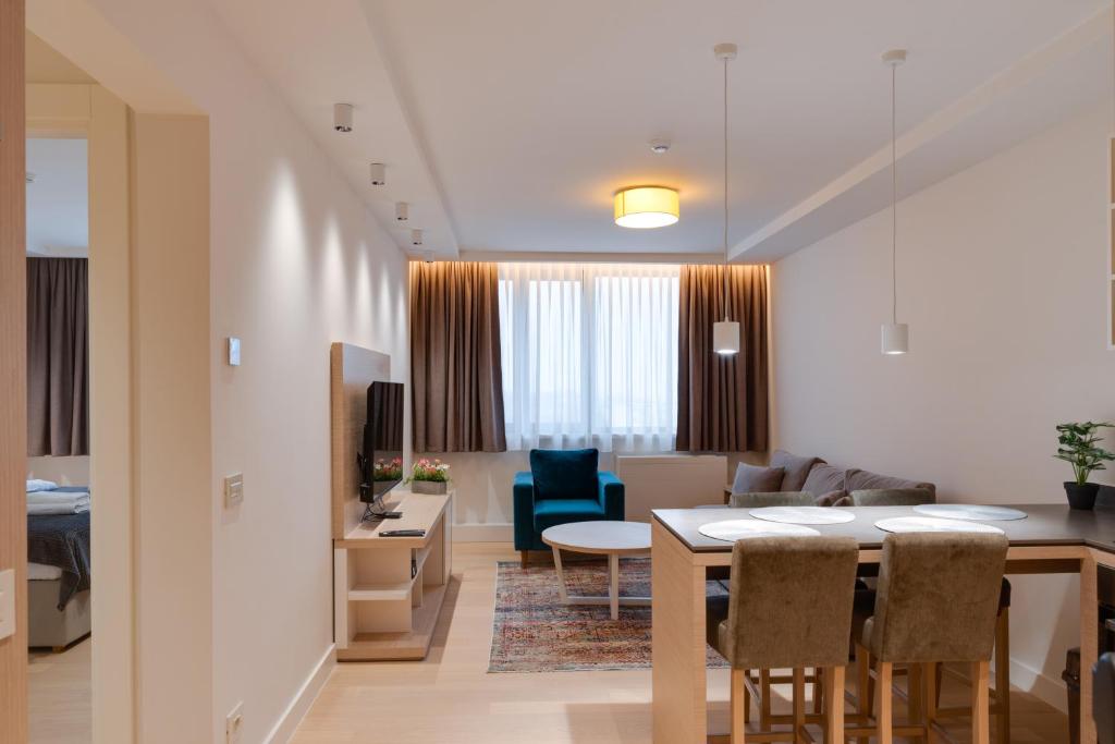 CENTRAL Stars Apartments & Free parking - One-Bedroom Apartment