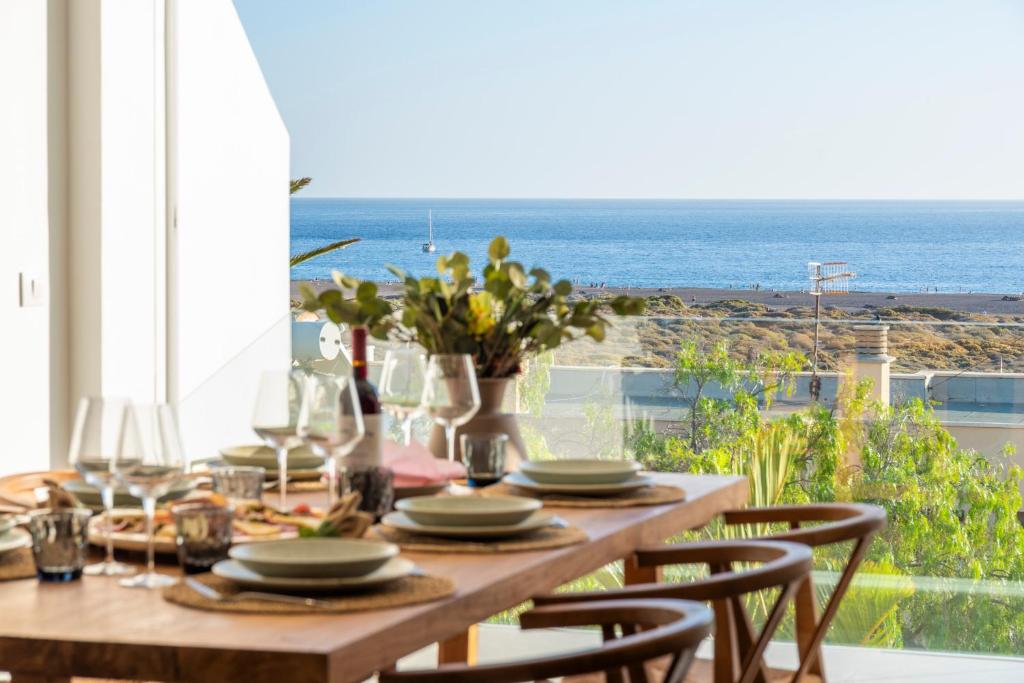 MEDANO4YOU Lava Azul Beach House