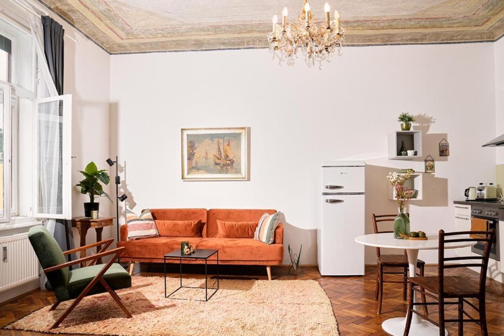 Posezení v ubytování Central Boutique Apartment 4 - free parking - Schlossberg View - by Casa Momo