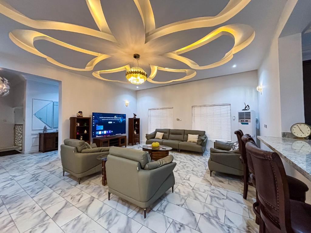 Μια τηλεόραση ή/και κέντρο ψυχαγωγίας στο Brb