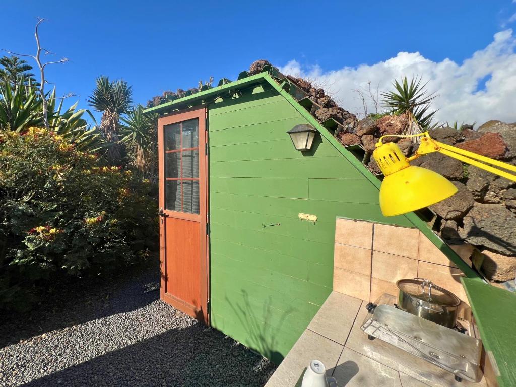 Bygningen som campingpladsen ligger i