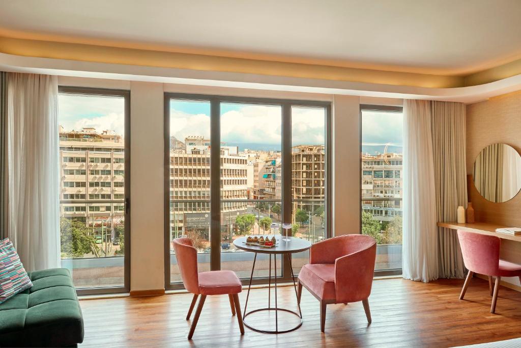 Zeus Essence Wyndham Athens Residence