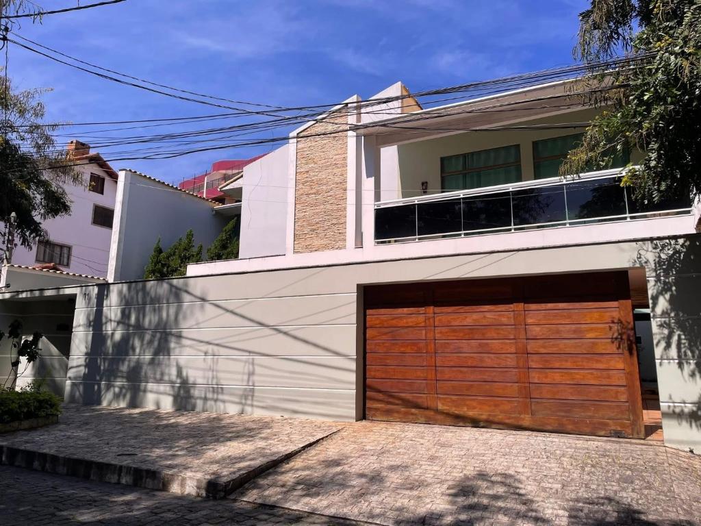 Το κτήριο όπου στεγάζεται  η παραθεριστική κατοικία