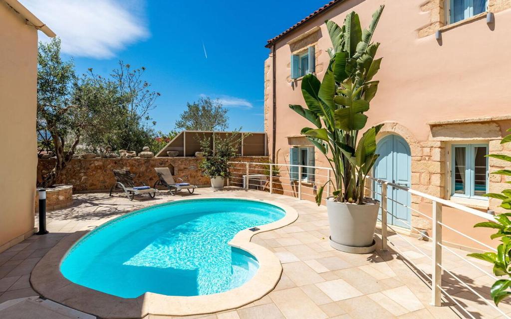 Swimmingpoolen hos eller tæt på Villa Cava by PosarelliVillas