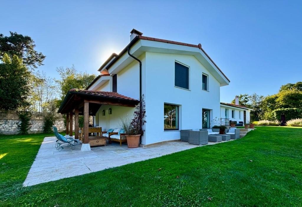 Bygningen som villaen ligger i