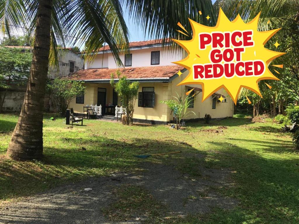 Tòa nhà nơi nhà nghỉ nhỏ tọa lạc