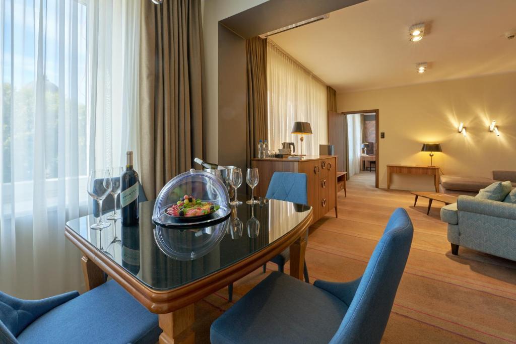 Kuchyň nebo kuchyňský kout v ubytování Hotel Cristal Białystok