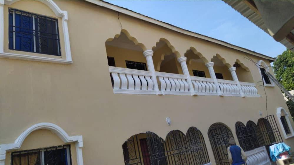 En balkon eller terrasse på Exception Furnished 3 bedroom apartment