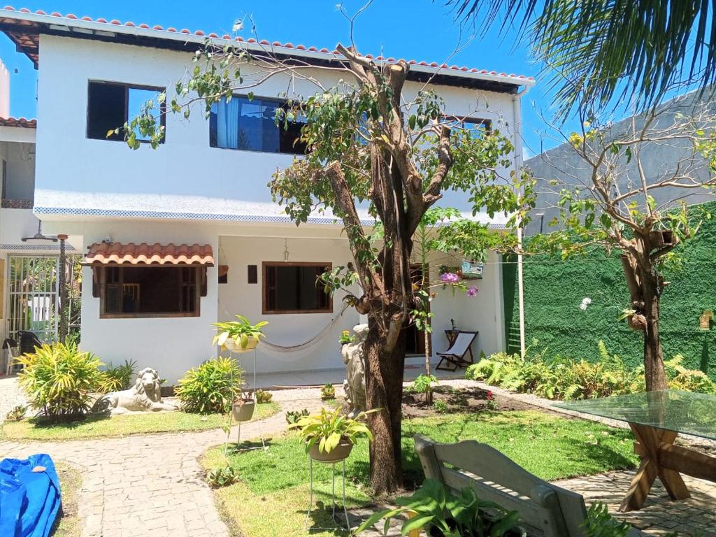 En have udenfor CASA BARRA DE SANTO ANTÔNIO, ilha da croa