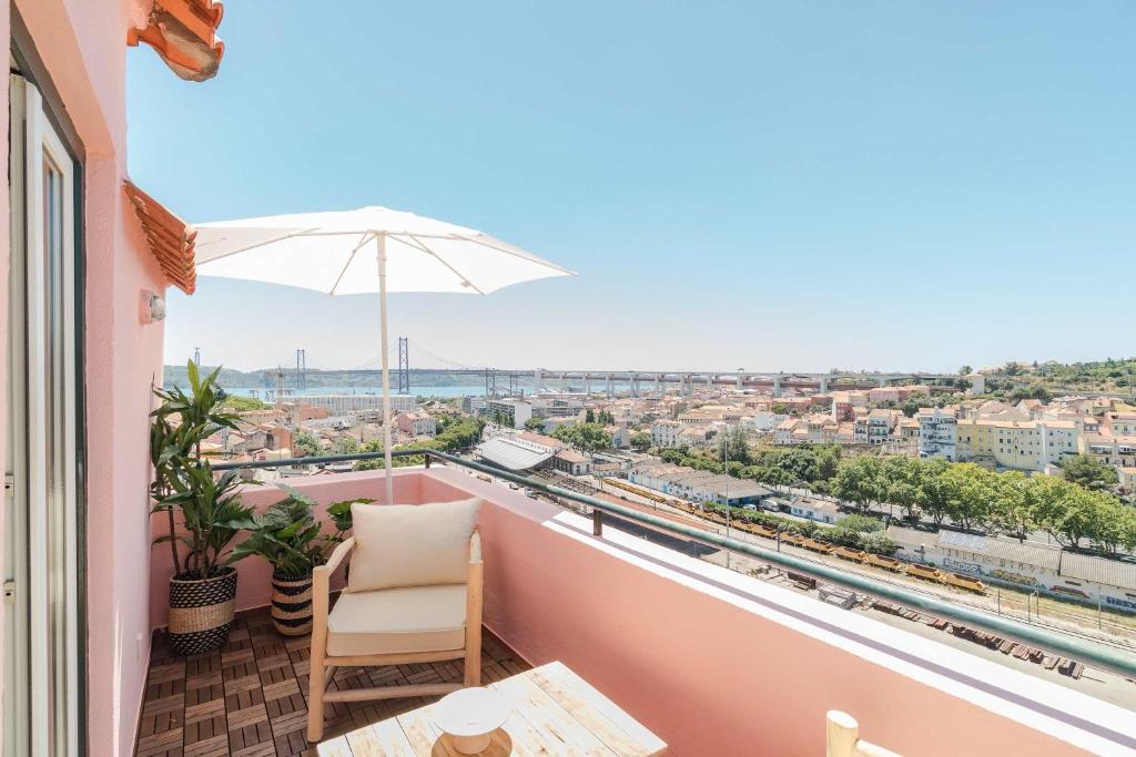 Lisbon Alcantara 1BR with Terrace & City View