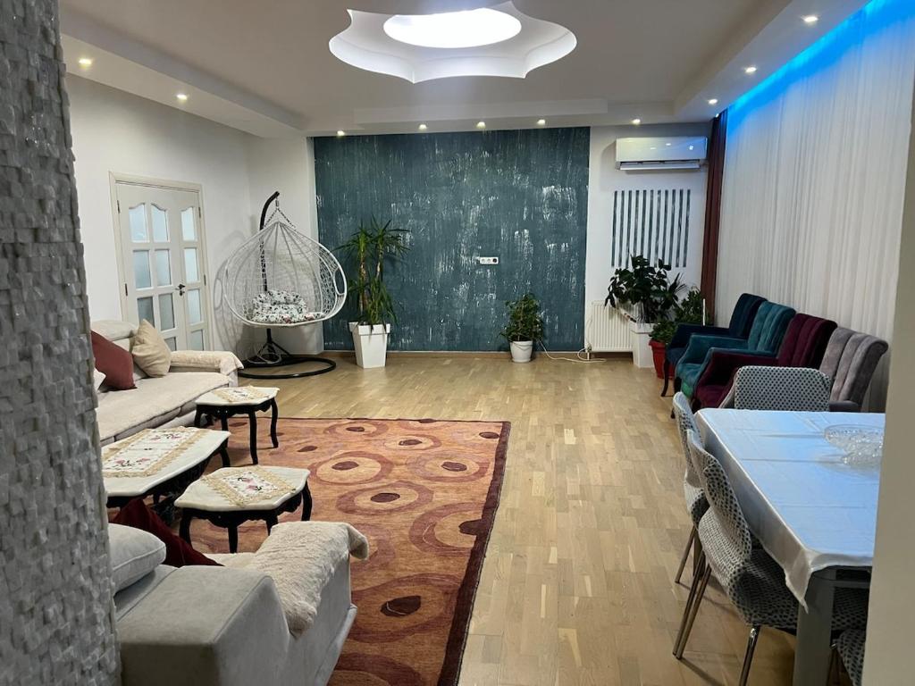 Χώρος καθιστικού στο Stylish Flat Great View Spacious Modern Apartment