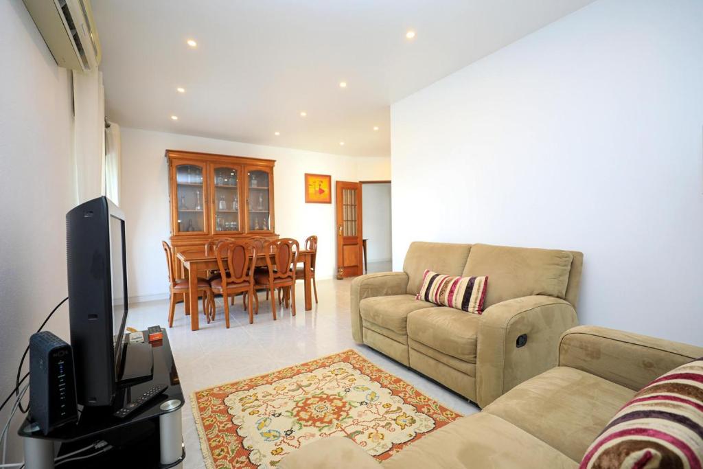 C23 - Parkway Entrance Apartment in Lagos - 3