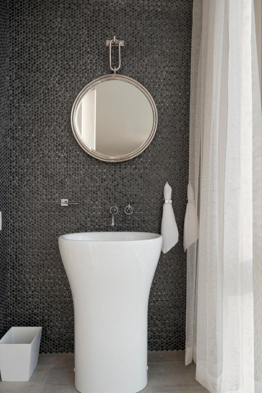 The Envoy Hotel, Autograph Collection - 
