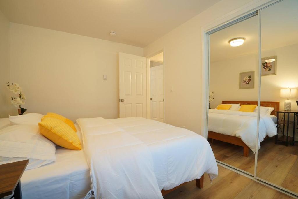 Cozy 2B1B 1 King 1 Queen• Remodeled• Wifi• Parking, Everetas ...