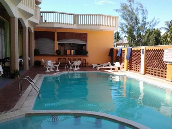 Bazén v ubytování Raya hotel Nyali Mombasa nebo v jeho okolí