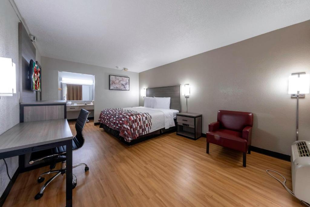 Red Roof Inn Charlottesville photo