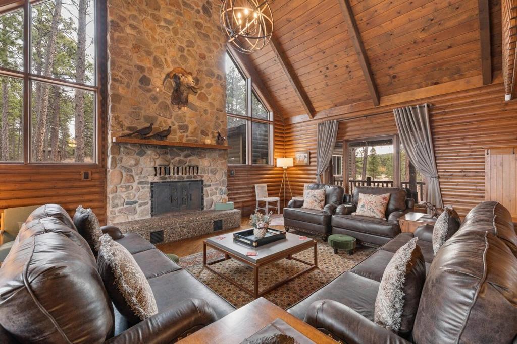 Khu vực ghế ngồi tại Heaven's Gateway