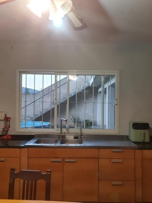 Fotografie z fotogalerie ubytování Hermosa casa iluminada con espacio verde y cerca del cerro v destinaci Yerba Buena