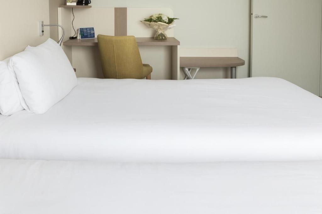 Campanile Epinal Centre - Gare - Twin Room