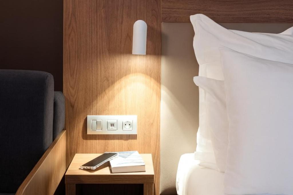 Campanile Epinal Centre - Gare - One Double Bed One Single Sofa Bed - Superior Room