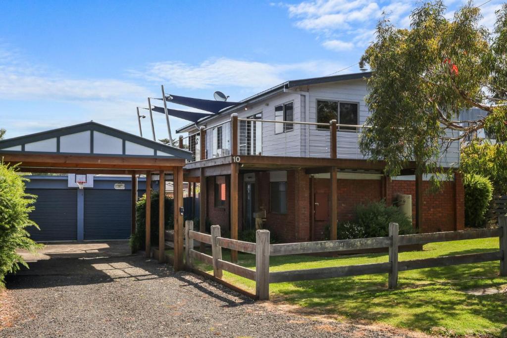 Budova, kde se prázdninový dům nachází